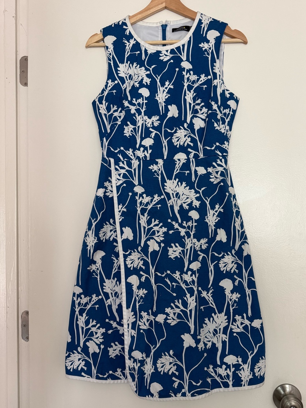 Kate Spade Saturday Blue White Floral Poppy Faux Wrap Dress Sz 2 Sleeveless Back